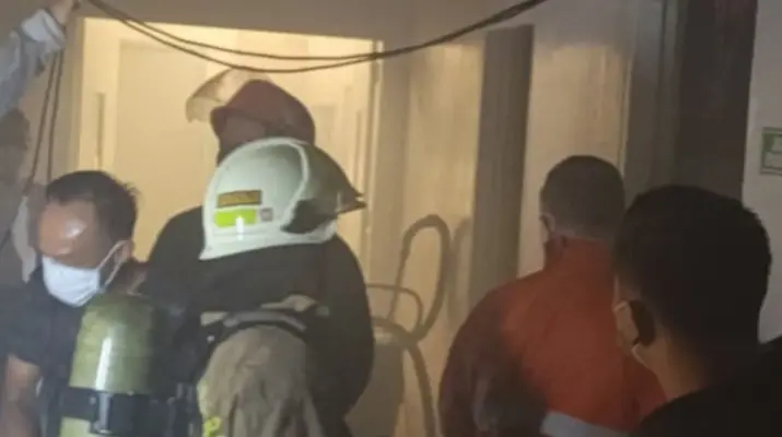 61 Personel Damkar Tangani Kebakaran Ruang Laundry Hotel di Karet Kuningan